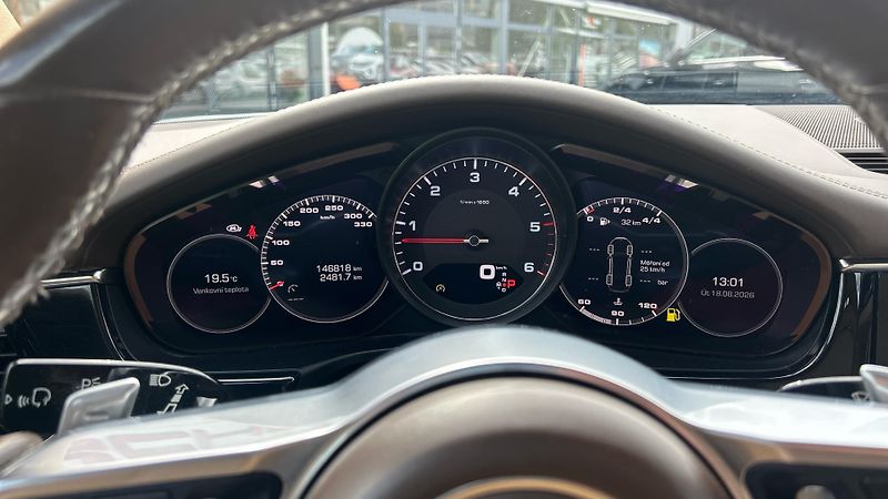 Porsche Panamera 4S Diesel 3956ccm  310kW 422PS - fotka 25 z 30