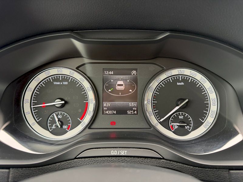 Škoda Karoq (2019) 2.0 TDI 110kW 4x4 Style ACC Si - fotka 15 z 35