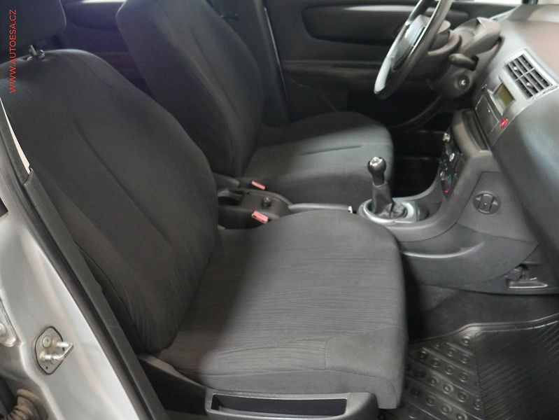 Citroën C4 (2008) 1.4i, servis.kniha, AC - fotka 12 z 17