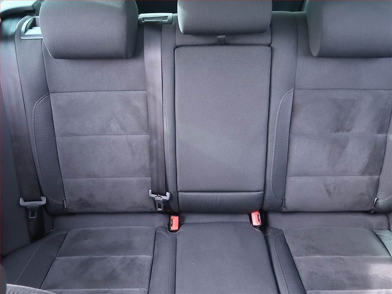 Volkswagen Golf (2012) Comfortline 2.0 TDI, Xenony - fotka 10 z 14