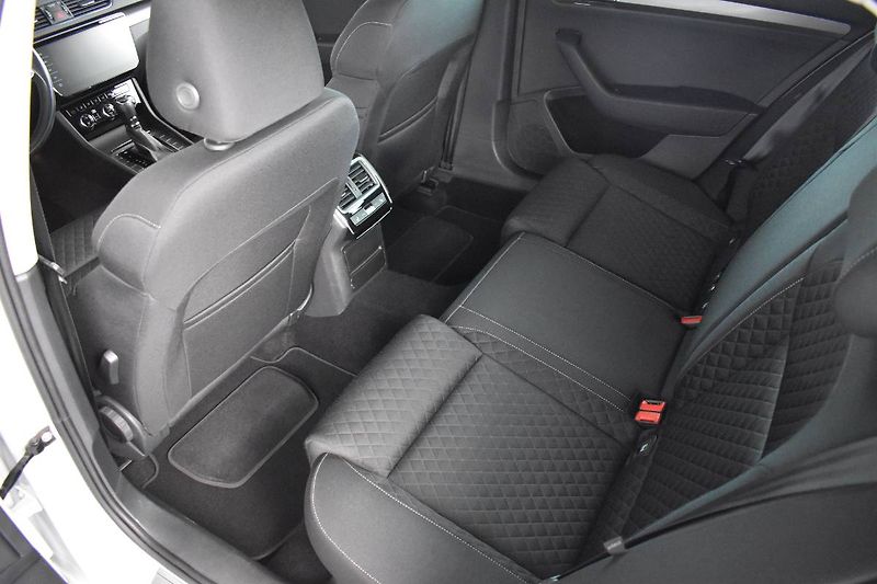 Škoda Superb (2022) 2.0TDI 110kW DSG,Tažné,100% Se - fotka 13 z 28