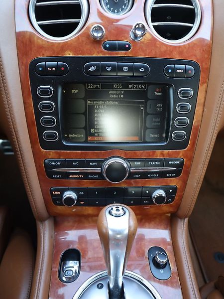 Bentley Continental GT (2004) - fotka 28 z 42