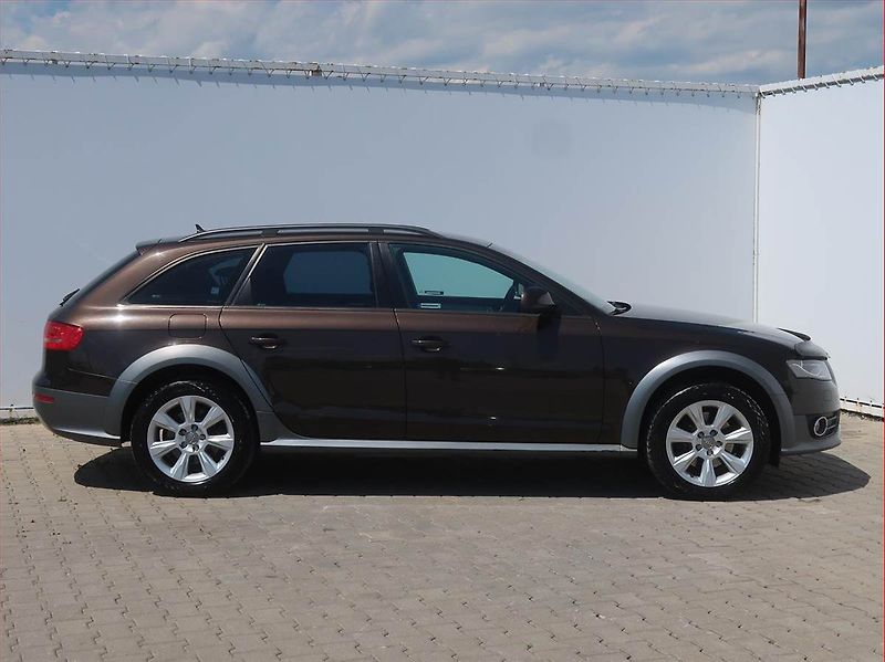 Audi A4 Allroad (2011) 2.0 TDI, 4X4, Serv.kniha - fotka 6 z 16