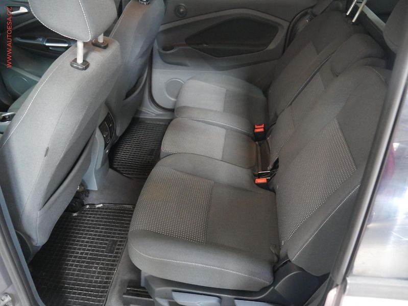 Ford Grand C-MAX (2013) 1.6 TDCi, 2.maj,ČR, AC - fotka 10 z 17