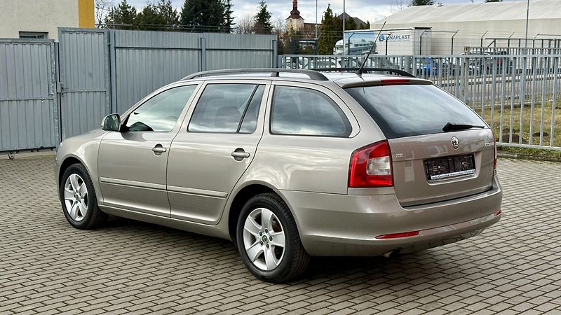 Škoda Octavia 1.6TDi*77kW*ELEGANCE*152TKM*1M - fotka 2 z 19