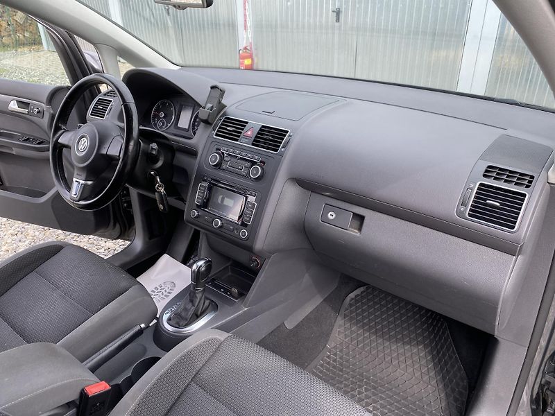 Volkswagen Touran 2.0TDi 140PS DSG TAŽNÉ - fotka 35 z 47