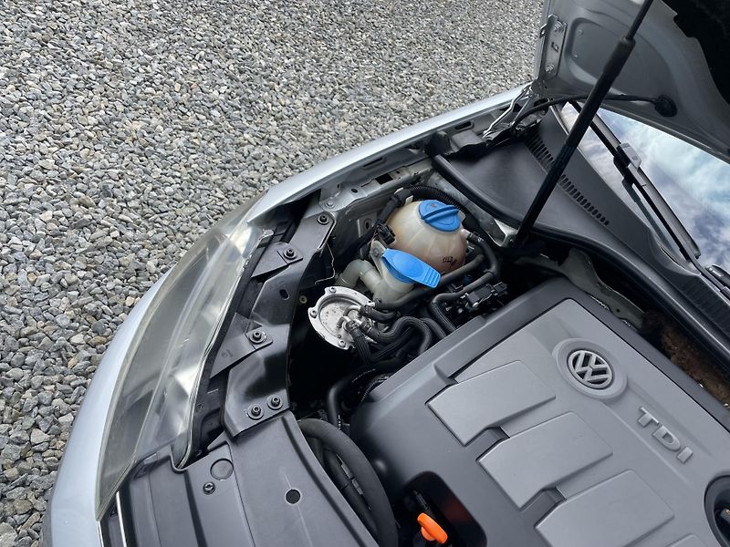 Volkswagen Golf 1.6TDi 105PS  6 HIGHLINE TOP!! - fotka 81 z 176