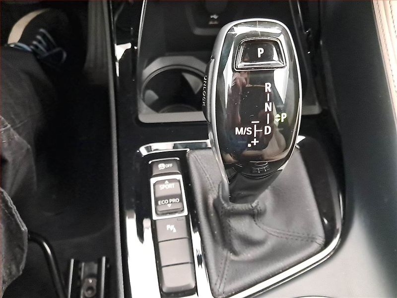 BMW X1 (2019) sDrive18d, Automat, ČR,1.maj - fotka 16 z 20