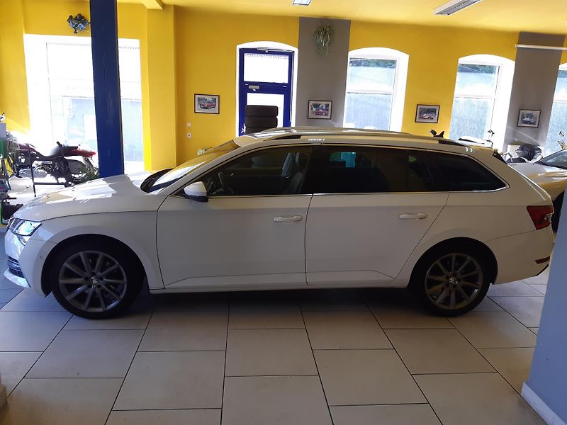 Škoda Superb 2.0 TDI Combi STYLE +  - fotka 4 z 31