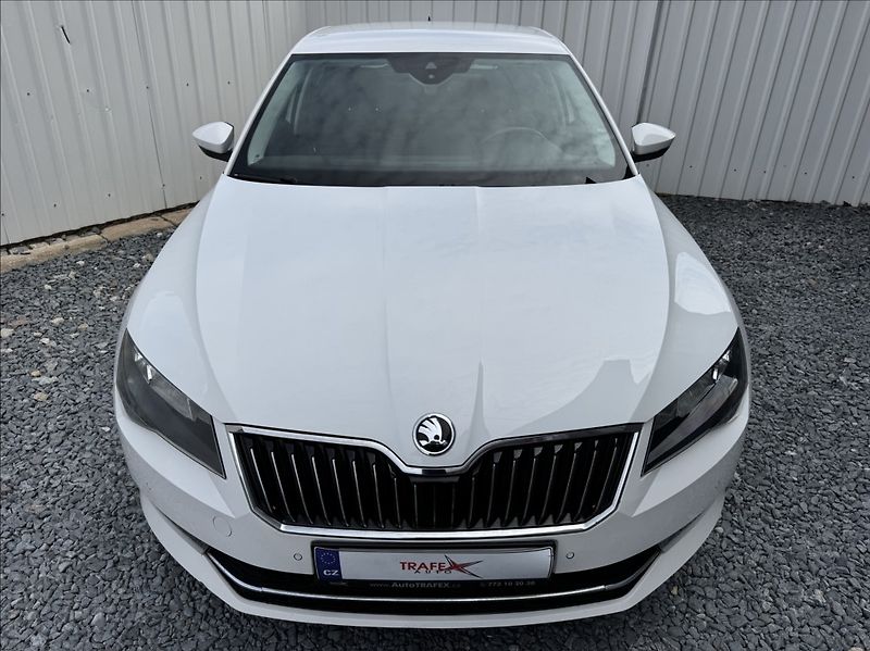 Škoda Superb 2,0 TDI 140kW ACC - fotka 6 z 50