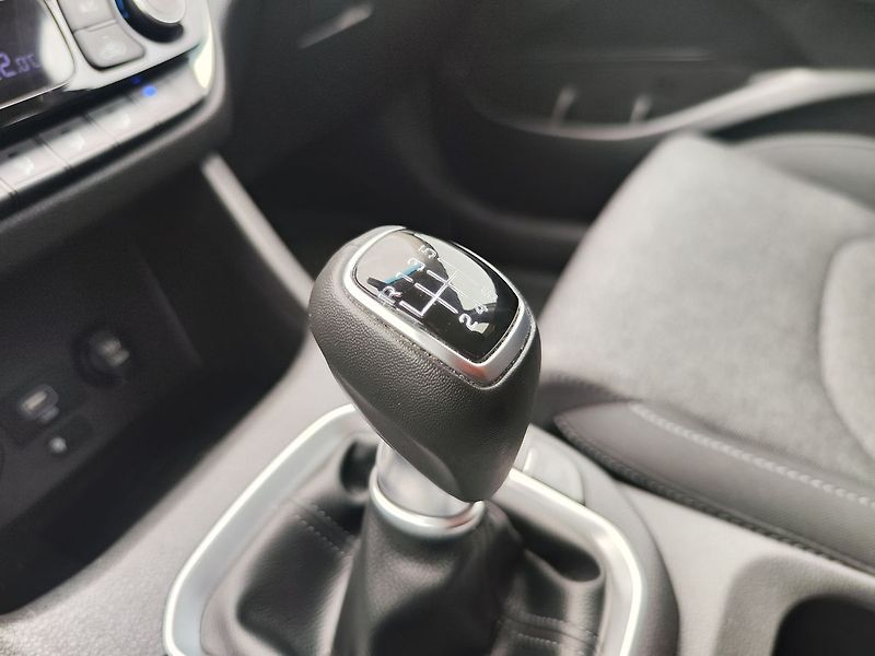 Hyundai i30 1.5 T-GDI/117kW Smart Navi - fotka 23 z 34