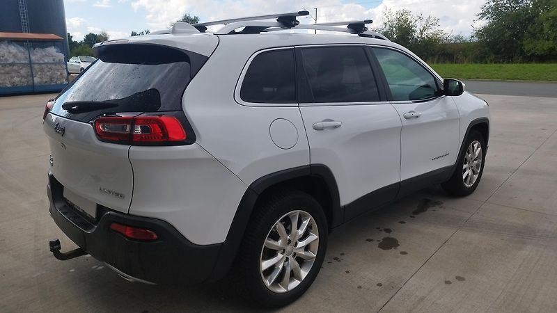Jeep Cherokee 2.0JTD-volat-608 081 843 - fotka 4 z 19