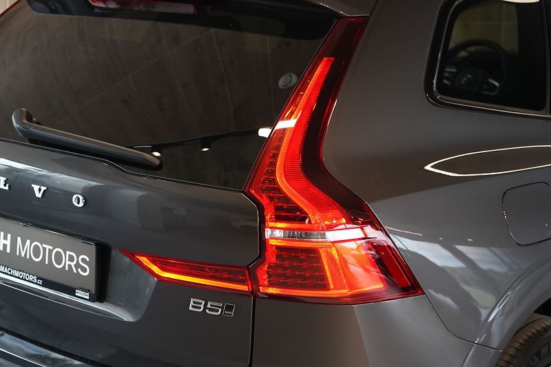 Volvo XC60 B5 AWD Plus Dark, Ventilace - fotka 14 z 46