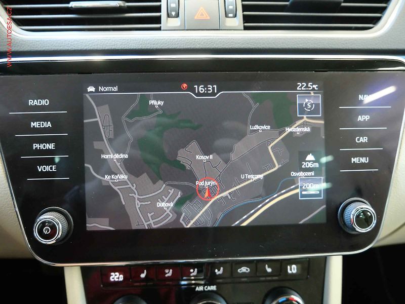 Škoda Superb (2017) 2.0TDi, ČR, DSG, bixen - fotka 21 z 24