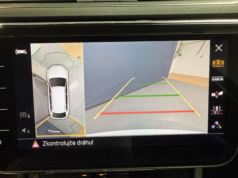 Škoda Superb 2.0 TDI 147kW Style Combi DSG - fotka 8 z 16