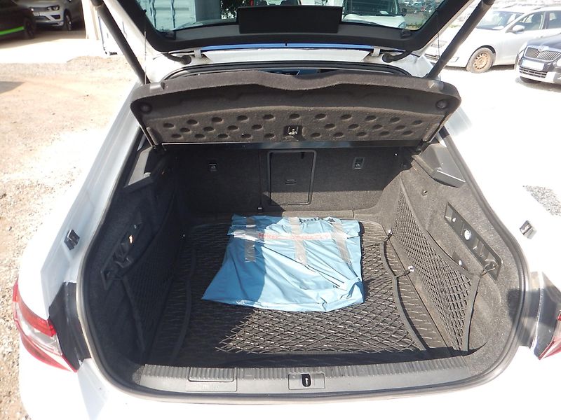 Škoda Superb 2.0 TDI, DSG, L&K, DIGIKLIMA - fotka 14 z 37