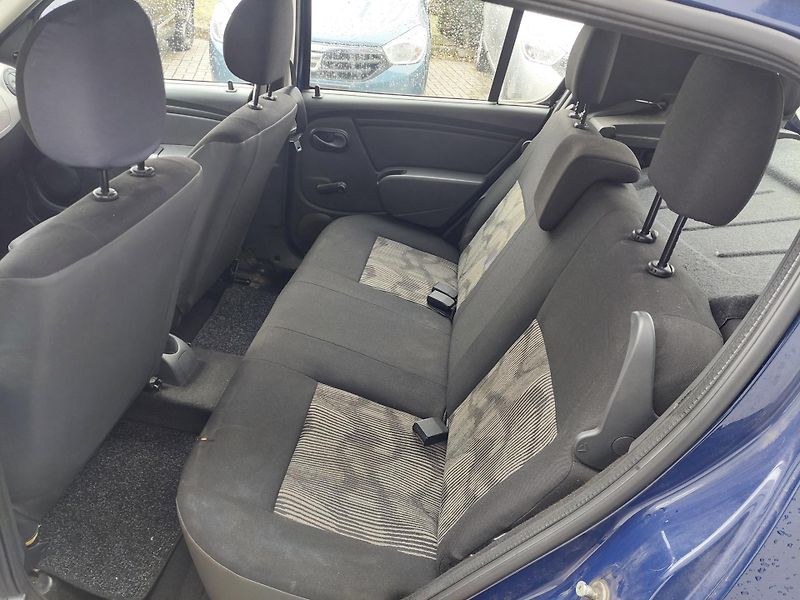 Dacia Sandero (2009) 1.2i-16v - fotka 13 z 25