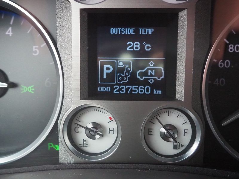 Lexus LX 570 (2009) 5.7i  LPG - fotka 28 z 39