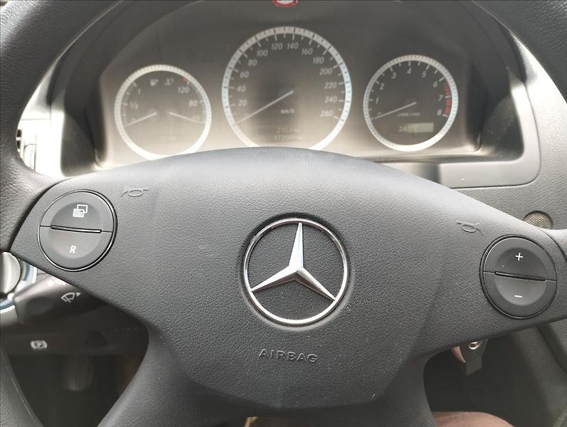 Mercedes-Benz Třídy C C180 115KW   1,8 - fotka 12 z 16