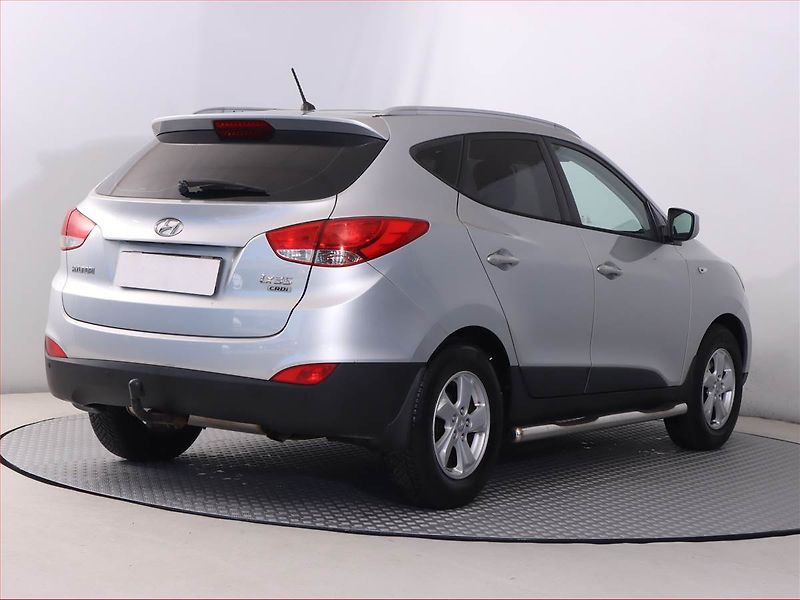 Hyundai ix35 (2011) 1.7 CRDi, Park. senzory - fotka 5 z 15