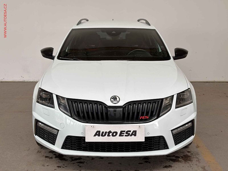 Škoda Octavia (2017) 2.0 TDI, RS, DSG, temp. - fotka 2 z 16