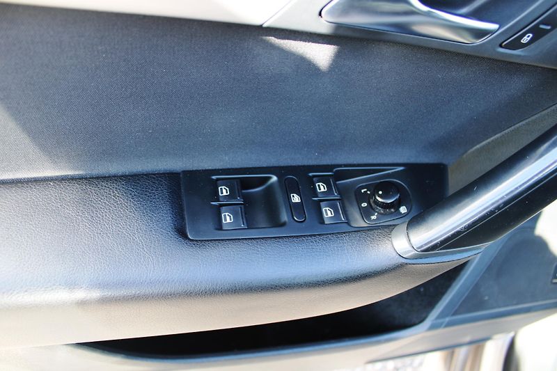 Volkswagen Passat (2011) 1.4TSI KLIMA EL.OKNA TAŽNÉ - fotka 16 z 23