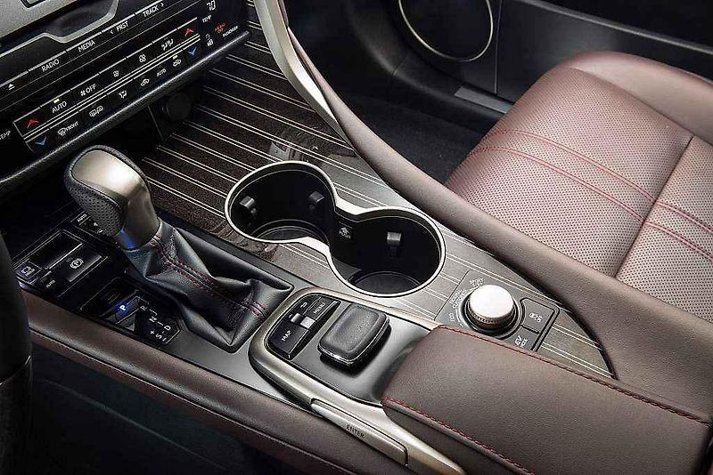 Lexus RX.