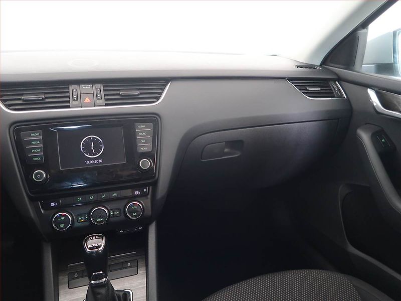 Škoda Octavia (2015) Scout 2.0 TDI, 4X4, Automat - fotka 8 z 14