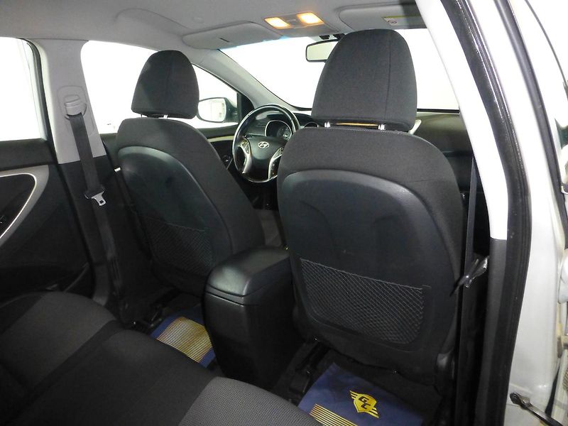 Hyundai i30 (2013) 1,6CRDI*ALU**VYHŘ.SED***KAMERA - fotka 22 z 25