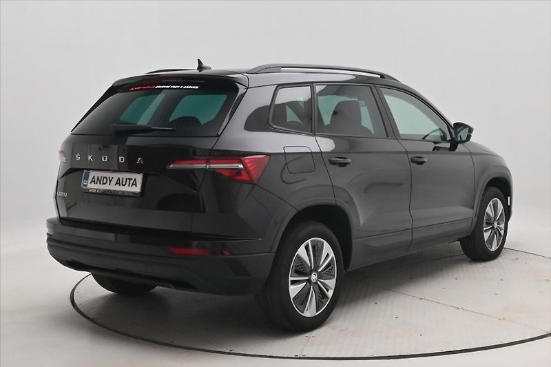 Škoda Karoq 2,0 TDI 110 kW VIRTUAL Kamera - fotka 5 z 30