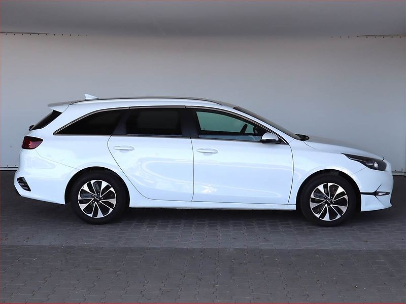 Kia Ceed (2025) Gold 1.5 T-GDI - fotka 6 z 24