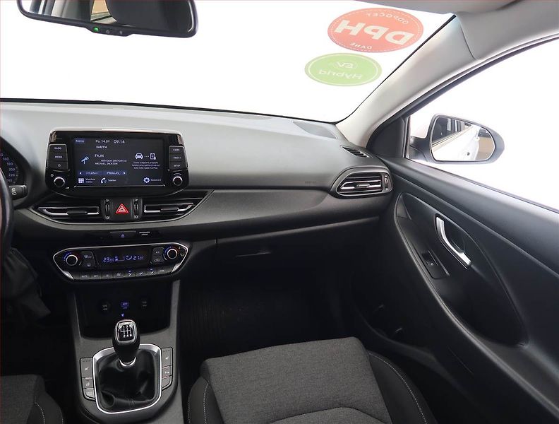 Hyundai i30 (2022) Smart 1.5 T-GDI MHEV - fotka 8 z 20