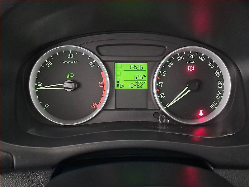 Škoda Fabia (2009) 1.9 TDI, Tempomat - fotka 11 z 19