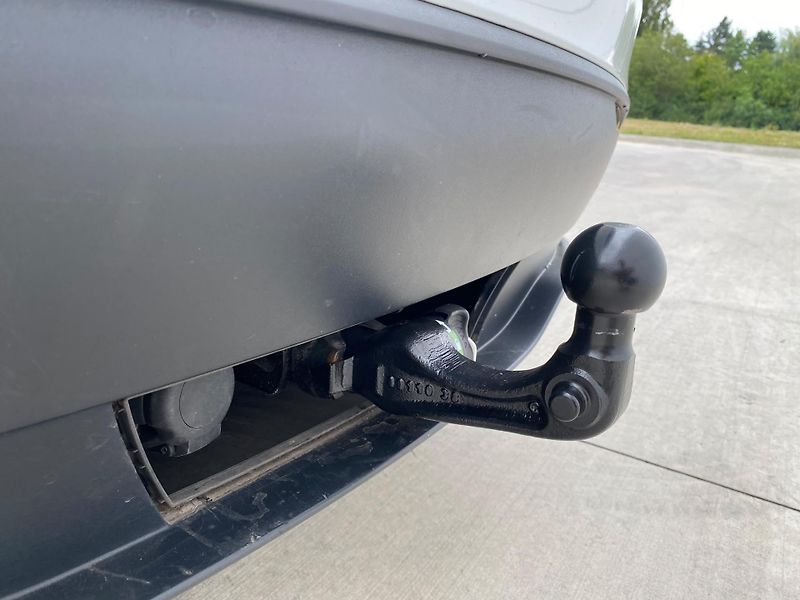 Tesla Model Y (2023) LR Long Range 2023 - fotka 5 z 23