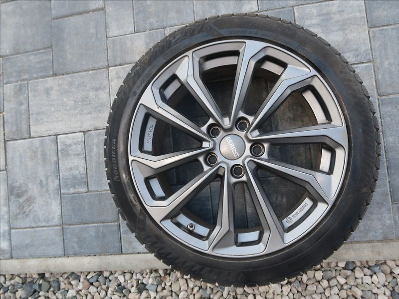Kia Niro 1,6 GDi,HEV,Premium,tov.záruka - fotka 26 z 30