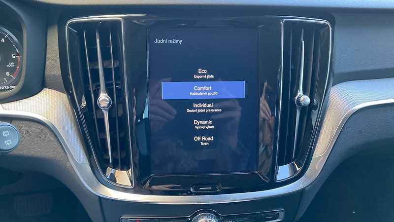 Volvo V60 Cross Country, D4 AWD Drive-E, - fotka 21 z 31