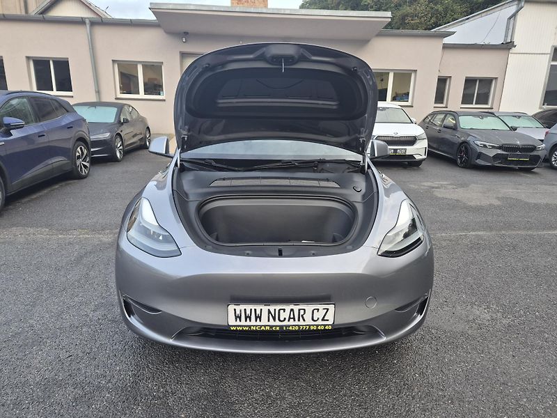 Tesla Model Y LONG RANGE DUAL MOTOR 95,0% - fotka 18 z 49