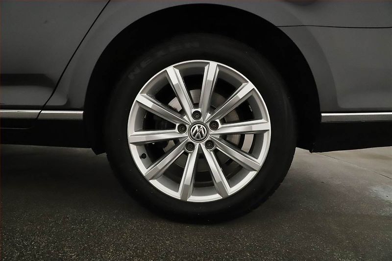 Volkswagen Passat (2018) 2.0 TDI, Kůže, Tempomat - fotka 21 z 21