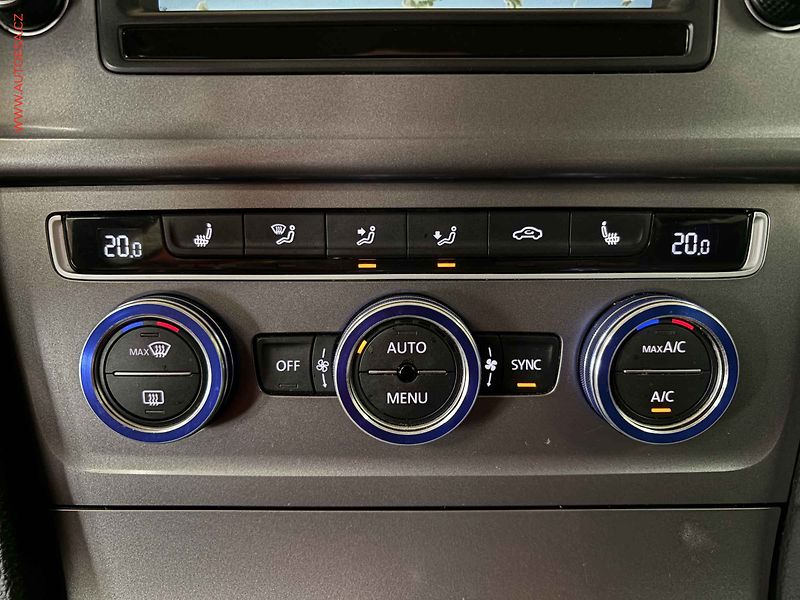 Volkswagen Golf (2015) 1.6TDi, 1.maj, AC, navi - fotka 14 z 15