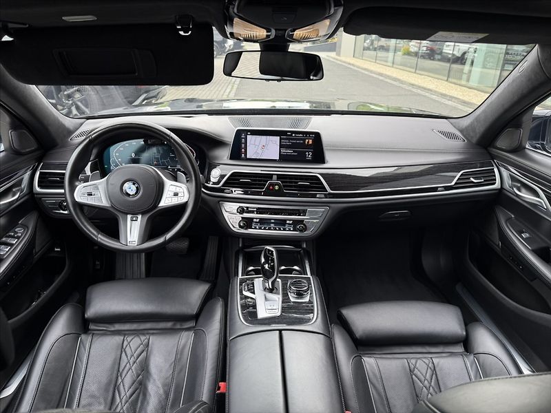 BMW Řada 7 3,0 xDrive 740d - fotka 33 z 39