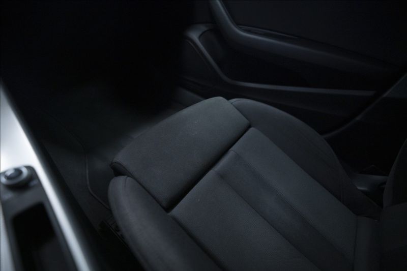 Audi A5 2,0 TDI SPORTBACK NAVI KAMERA - fotka 32 z 44