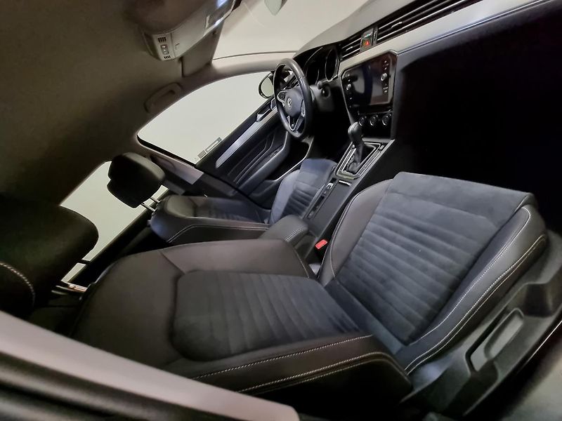Volkswagen Passat Variant (2020) 2,0Tdi DSG 140kW Elegance ČR  - fotka 16 z 36