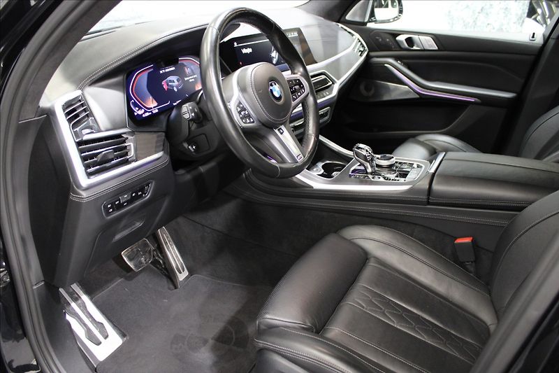 BMW X7 4,4 xDrive M50i - fotka 11 z 40