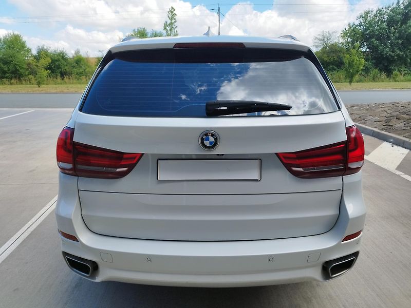 BMW X5 (2015) 4.0D,M-PACKETvolat 608 081 843 - fotka 5 z 20