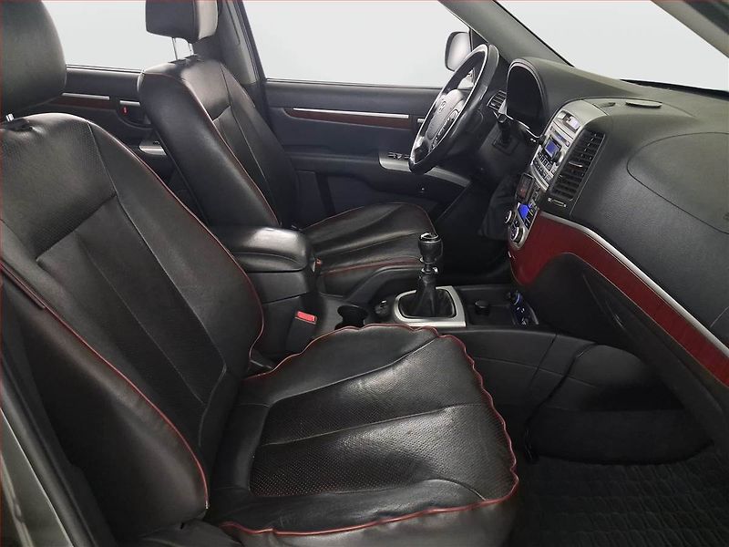 Hyundai Santa Fe (2006) 2.2 CRDi, 4X4, Park. senzory - fotka 9 z 15