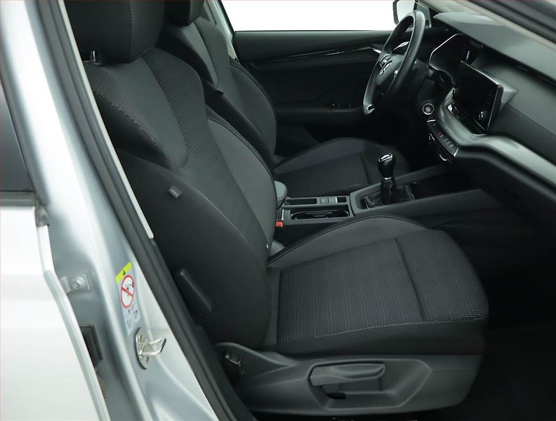 Škoda Octavia (2022) Ambition 2.0 TDI, ČR,1.maj - fotka 9 z 15