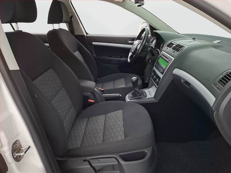 Škoda Octavia (2010) 1.6 TDI, Xenony, Tempomat - fotka 9 z 17