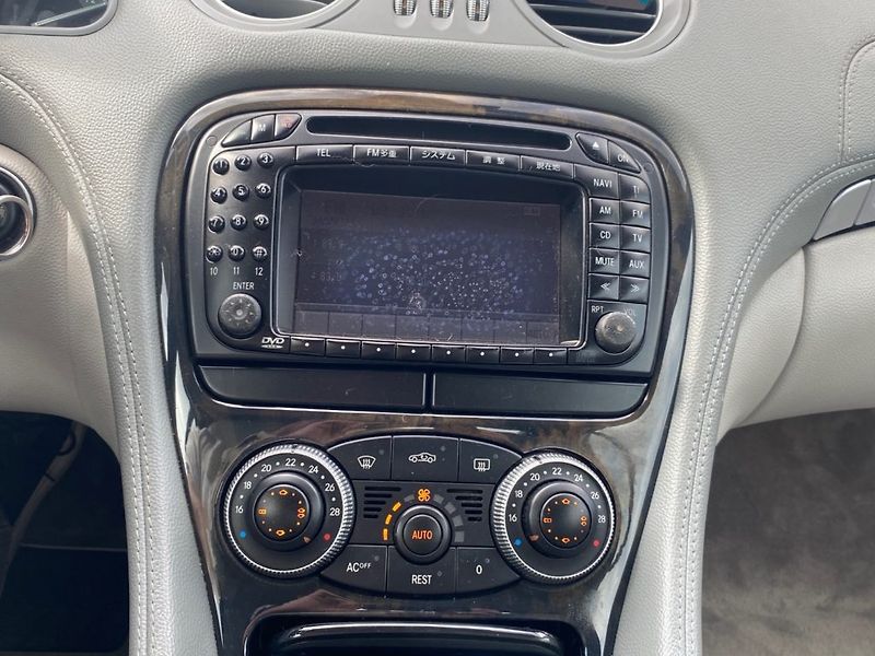 Mercedes-Benz SL (2003) 500  5,0 V8 (225kW) Aut. BA - fotka 16 z 30