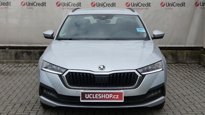 Škoda Octavia 2,0 TDI Ambition - fotka 2 z 22