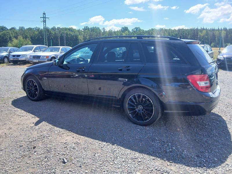 Mercedes-Benz Třídy C 180 CDI, AMG optik, Facelift - fotka 18 z 39